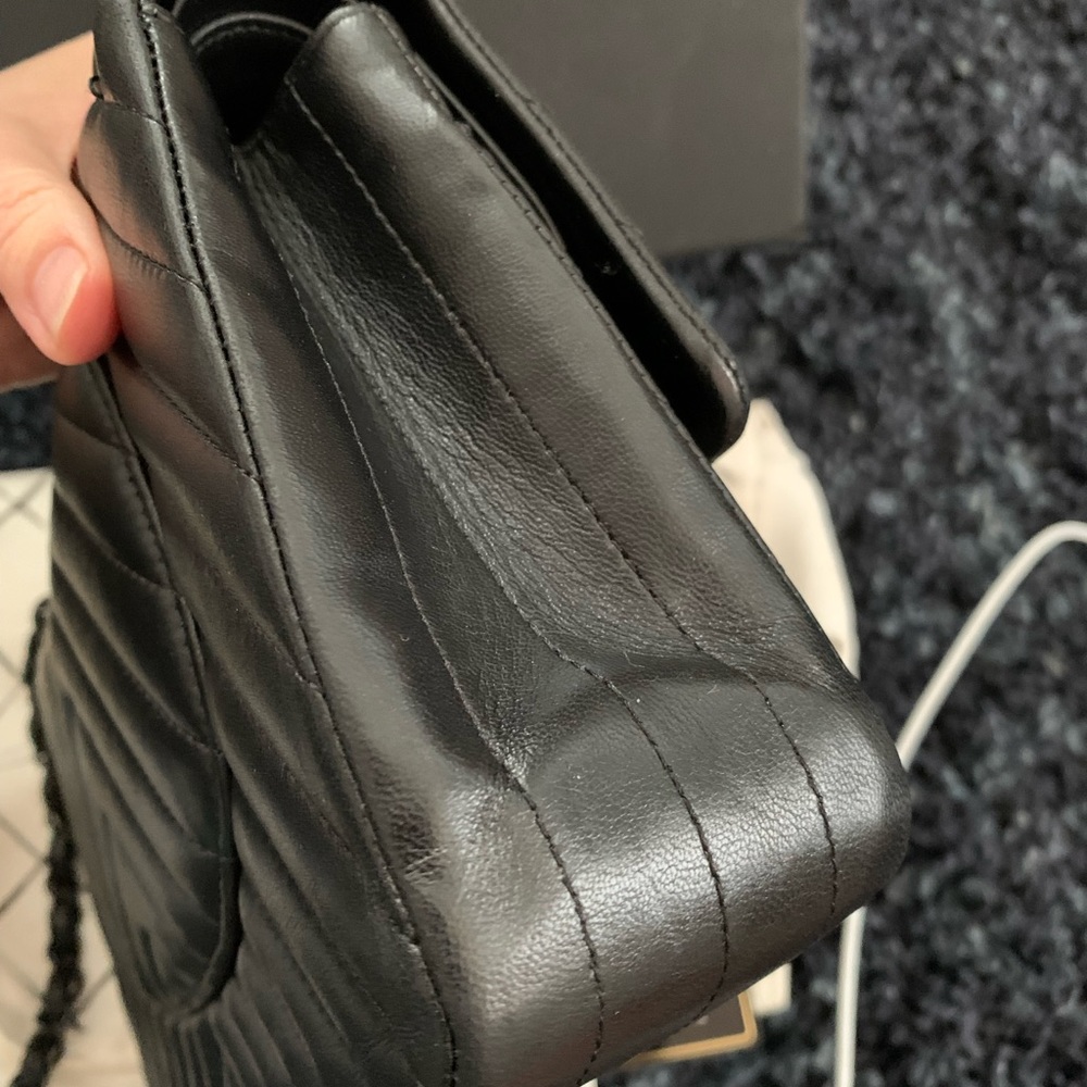 Chanel classic chevron So Black medium flap bag - Picture 7 of 15